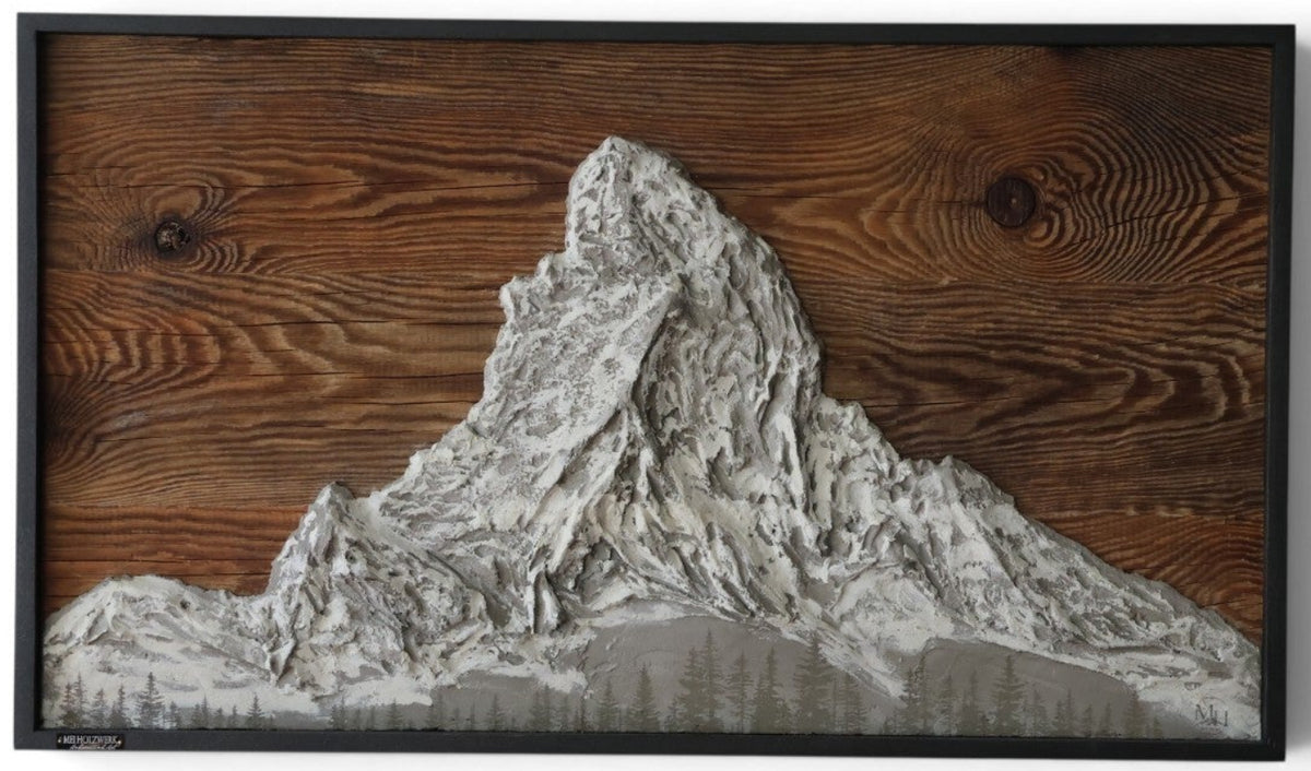 Einzelstück – Matterhorn – Bergbild aus Beton auf Altholz im schwarzen Rahmen
